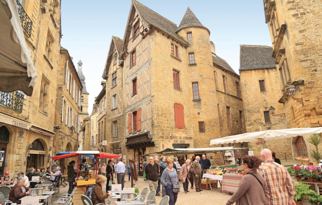 Cozy Home In Cenac-Et-Saint-Julien With Wifi Exterior photo